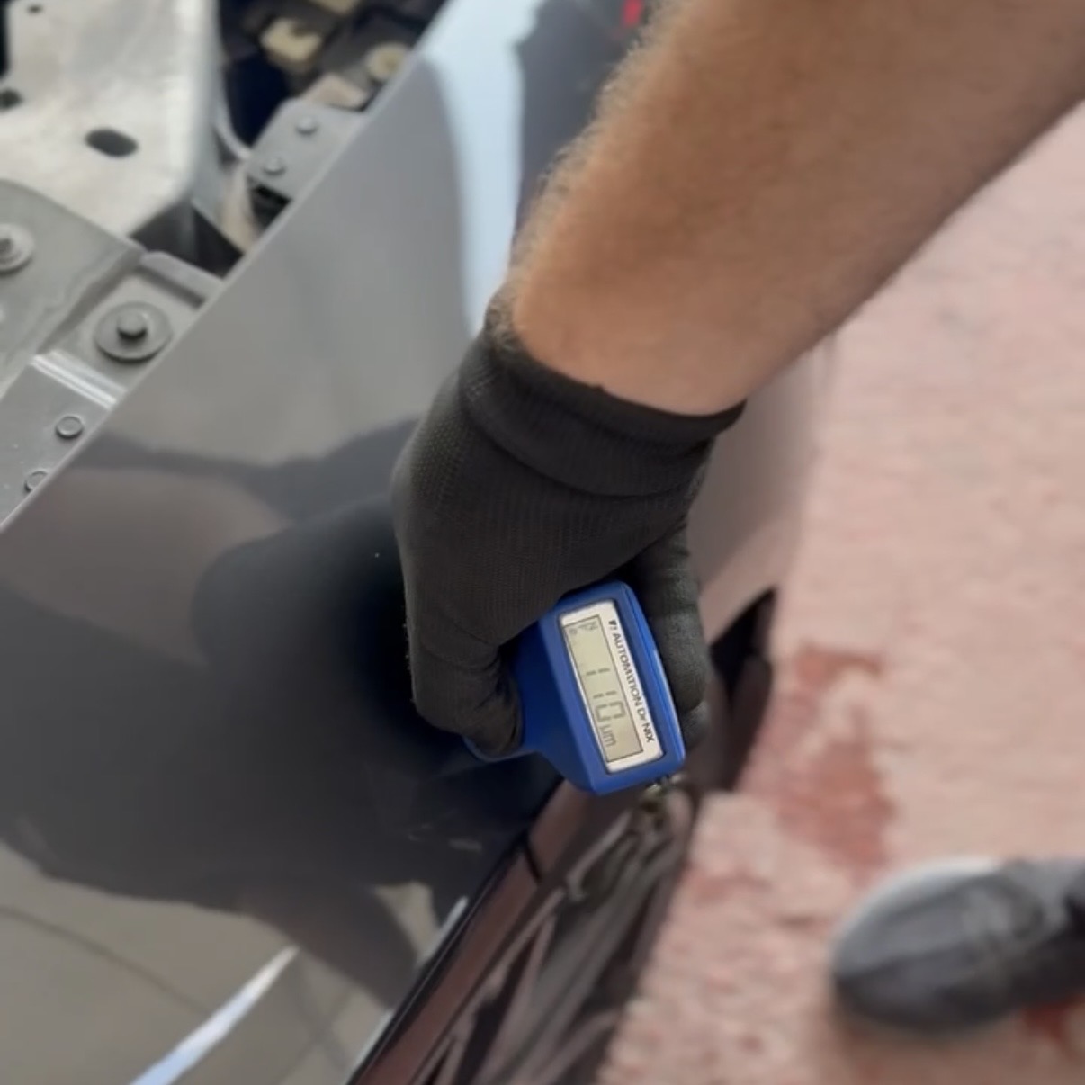 قياس سماكة صبغ السيارة وفحص الكمبيوتر OBD في الإمارات